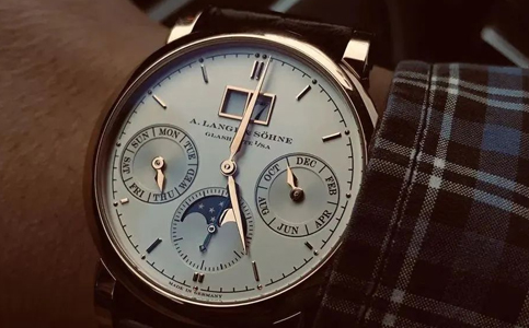 朗格手表全國(guó)售后服務(wù)部（朗格手表走慢的原因）