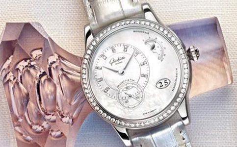 格拉蘇蒂手表皮帶多少錢（關(guān)于格拉蘇蒂手表表蒙起霧的問題）