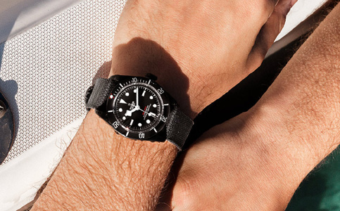 深圳帝舵手表售后在哪里維修(帝舵手表走時(shí)異常的原因)