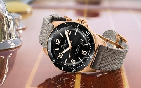 格拉蘇蒂海口維修網點（格拉蘇蒂機械表走時偏快）