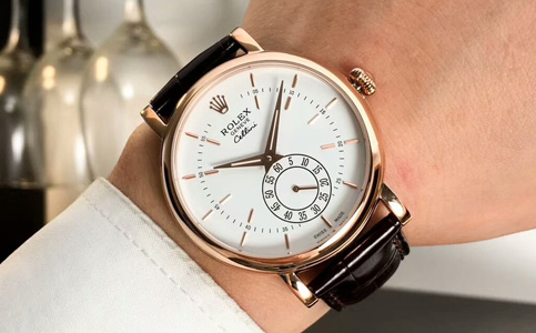 勞力士重慶維修店（勞力士表鏈遇化學(xué)劑變色）