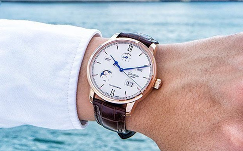 格拉蘇蒂鄭州官方維修點地址（格拉蘇蒂表殼氧化）