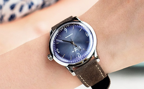 格拉蘇蒂售后維修電話（手表機芯異響的原因解決方法）