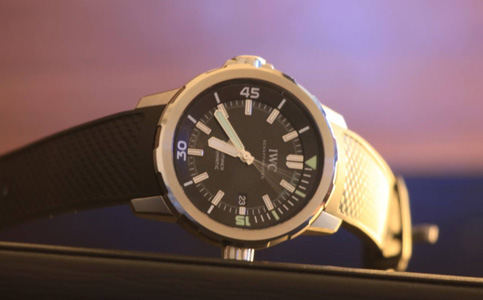 萬(wàn)國(guó)維修中心（處理萬(wàn)國(guó)手表磕碰問(wèn)題的方法）